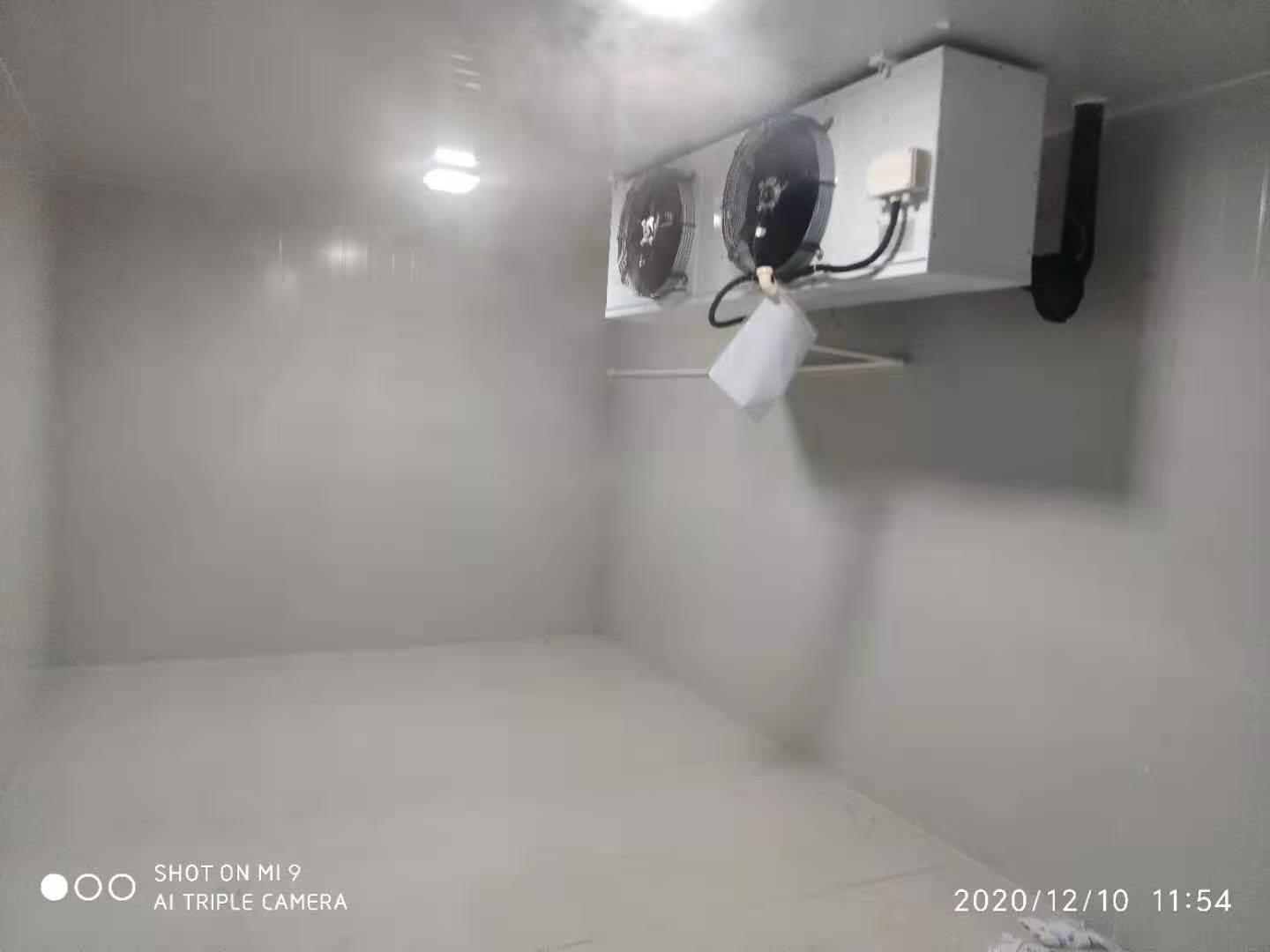 冷庫(kù)雙溫冷庫(kù)現(xiàn)場(chǎng)安裝雪藝制冷建造